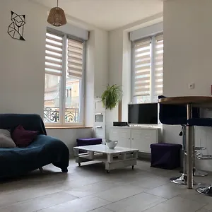 Joli Au Centre De Appartamento Lione
